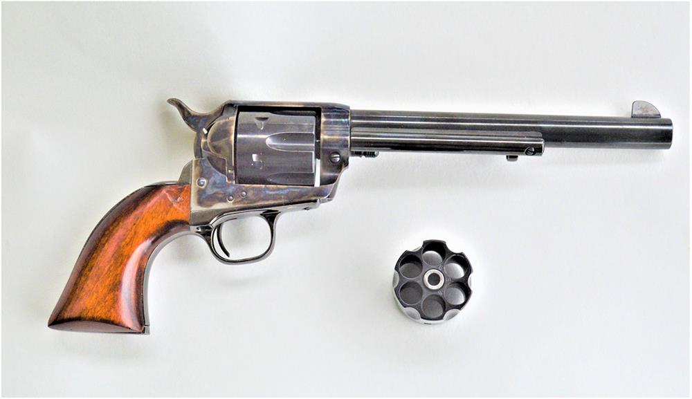 Uberti switch cylinder revolver with additional cylinder