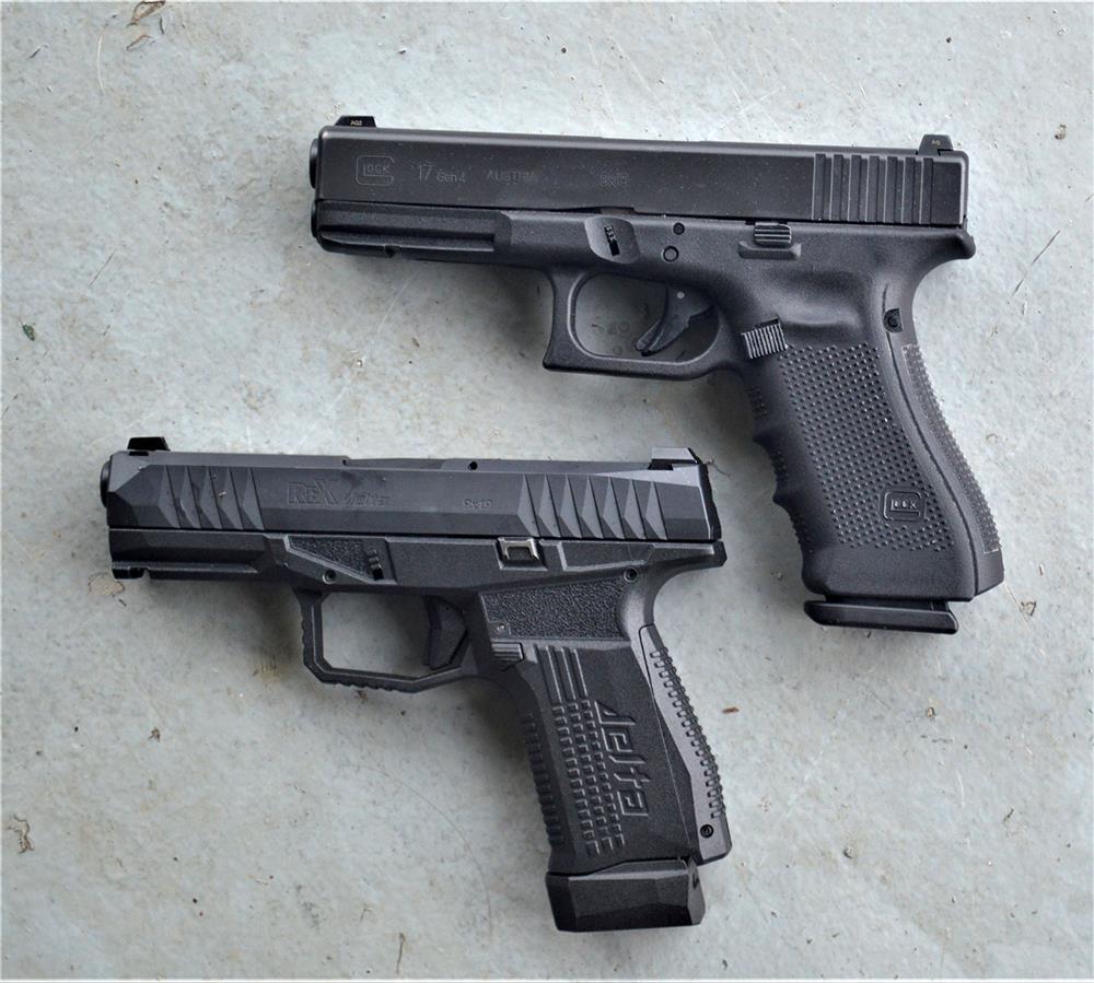 Comparrison of the Arex Rex Delta and Glock 17 showing the Delta to be smaller