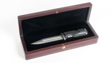 Picture of RS-1 Knife with Internal Shooting Mechanism, .22 Short, Includes Presentation Box